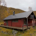 Il rifugio all'inizio della valle